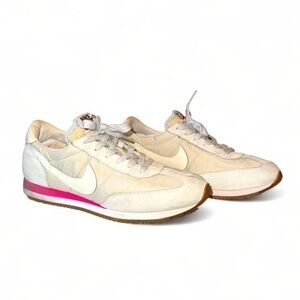 VNTG 2010 Nike Oceania White Pink Size 9 Unisex